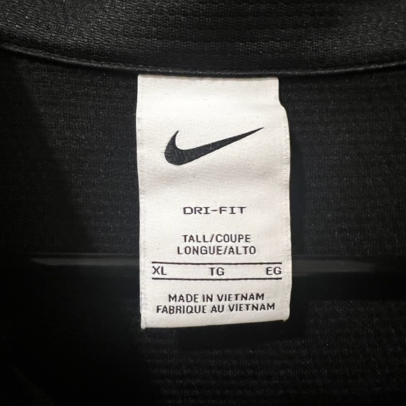 Nike Quarter Zip - Picture 2 of 4
